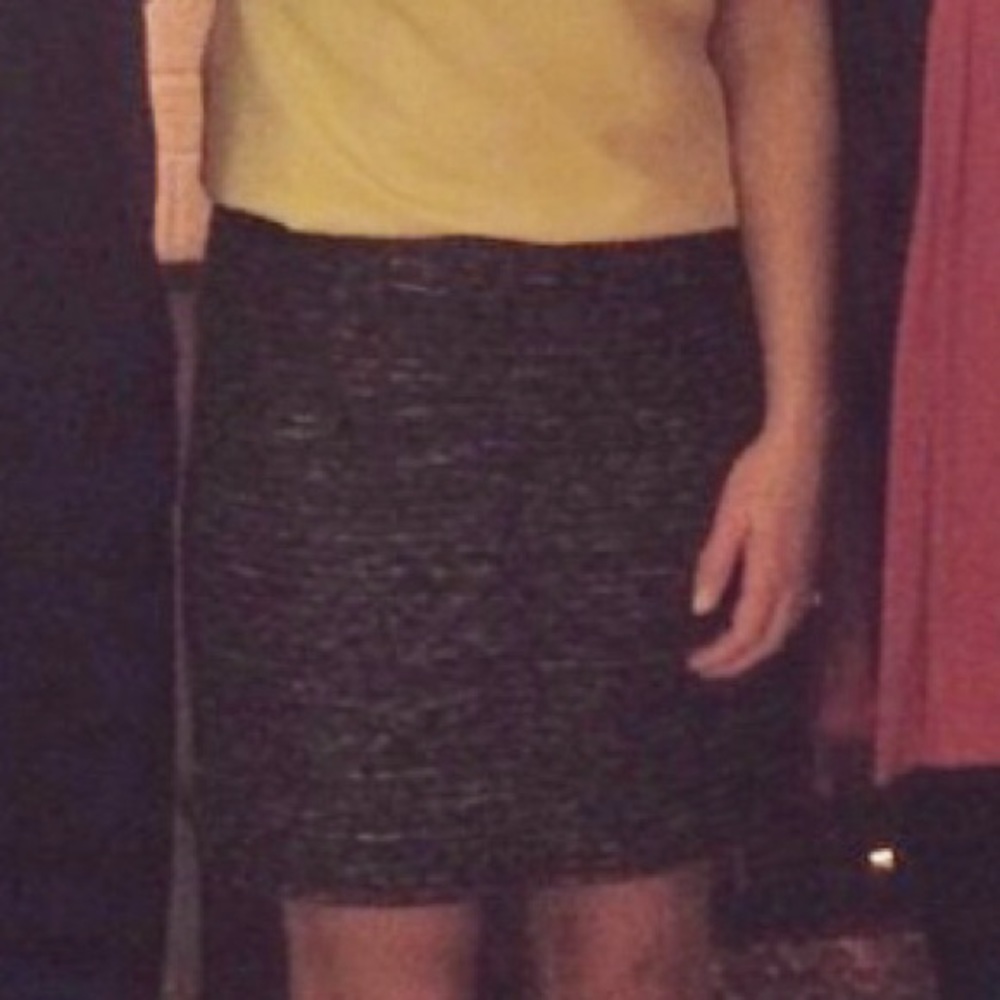 Skirt w/ Pockets! - Picture 7 of 7
